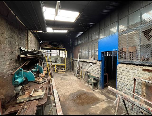 493M² WAREHOUSE FOR SALE IN BRAKPAN CENTRAL